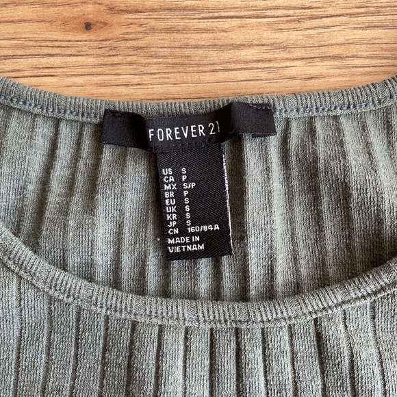 Sage green tank crop top forever 21 - Picture 3 of 4